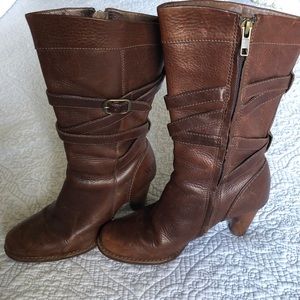 100% Leather Ugg Heeled Boots